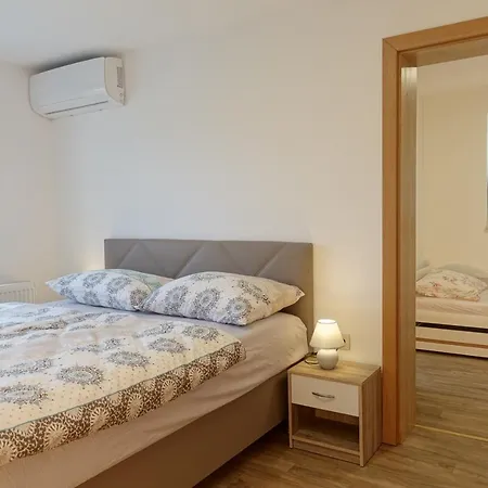 Laura Farm Apartma *