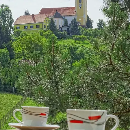 Laura Farm Apartma Podcetrtek