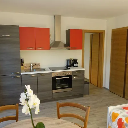 Laura Farm アパート