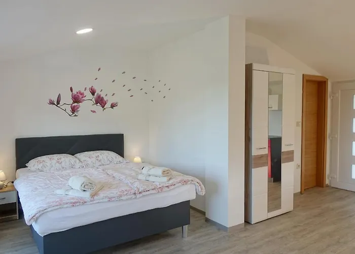 Laura Farm * פודצ'טרטק